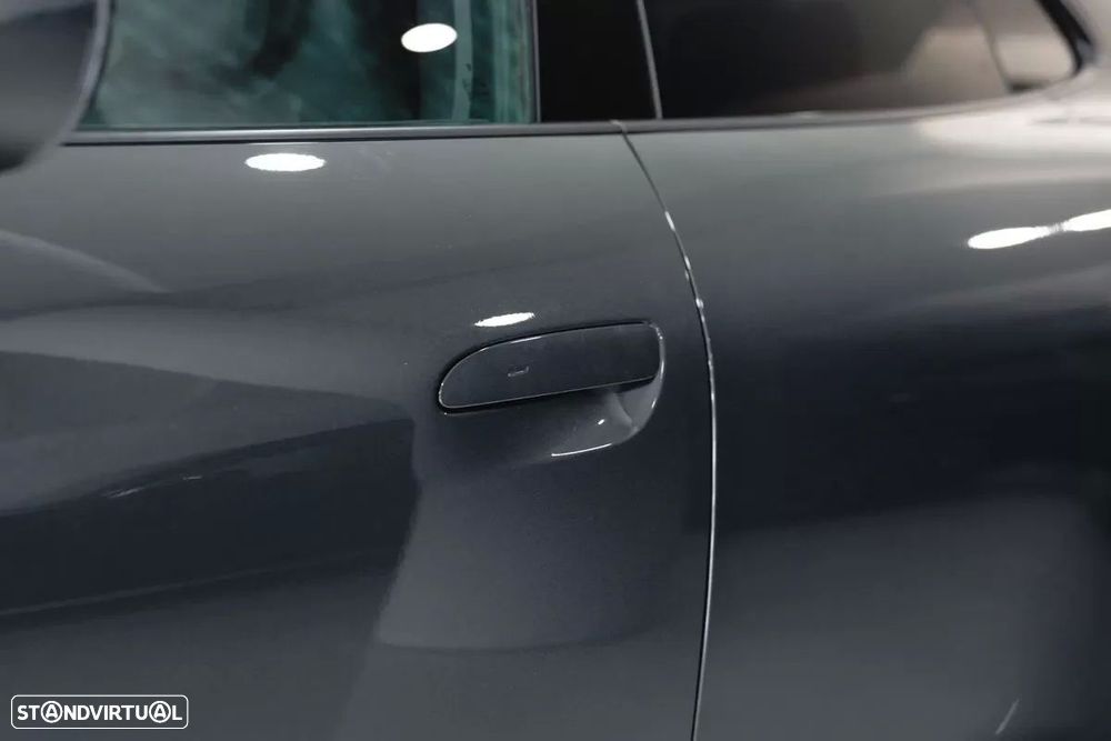Porsche Taycan Cross Turismo 4 - 7