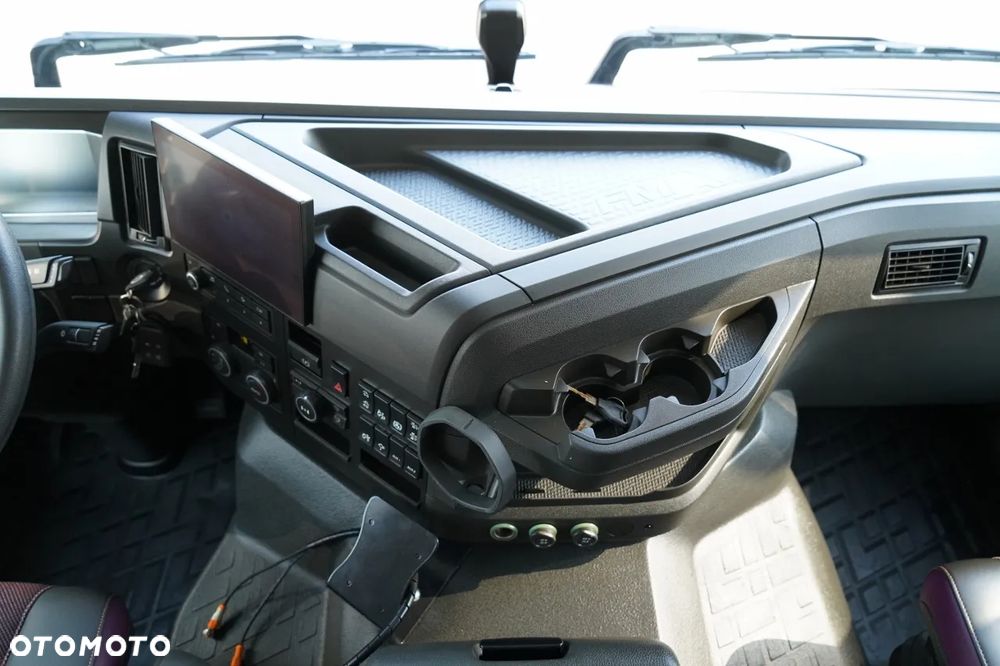 Volvo FMX 460 / 8x4 / WYWROTKA 2 STRONNA / HYDROBURTA / BORDMATIC / HARDOX / NOWE OPONY /  2021 ROK / NOWY MODEL - 31