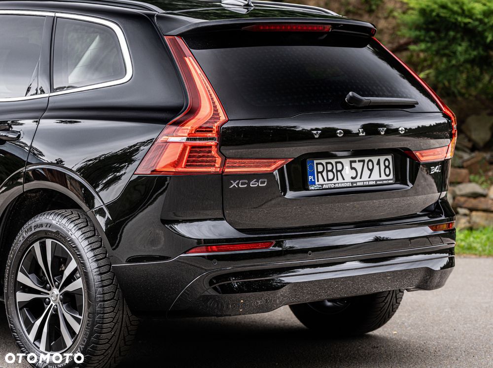 Volvo XC 60 B4 D AWD Geartronic Momentum Pro - 19