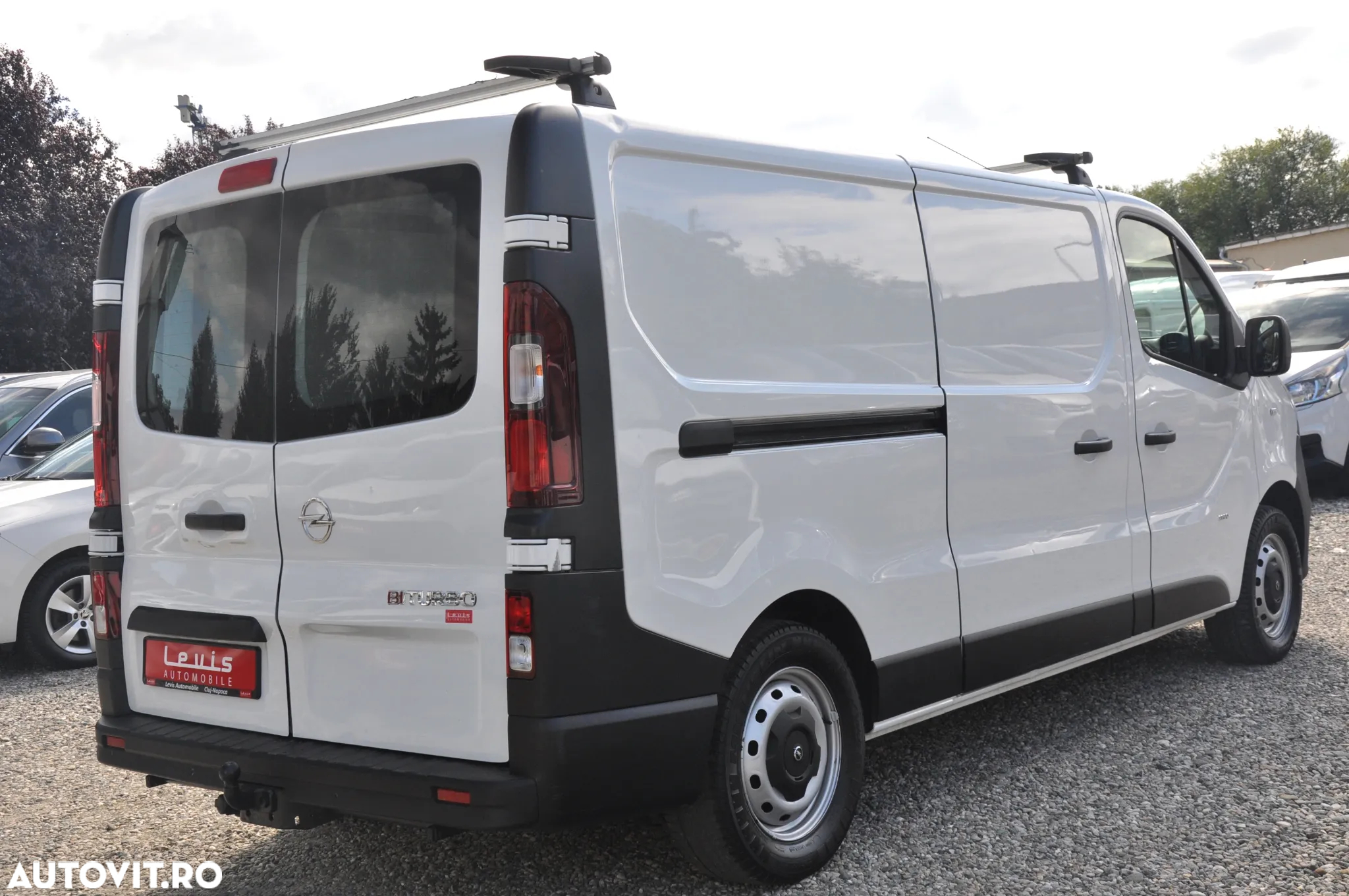 Opel Vivaro L2H1 Van - 4