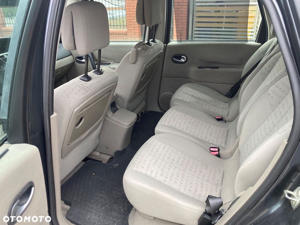 Renault Scenic 1.6 16V Confort Authentique - 8