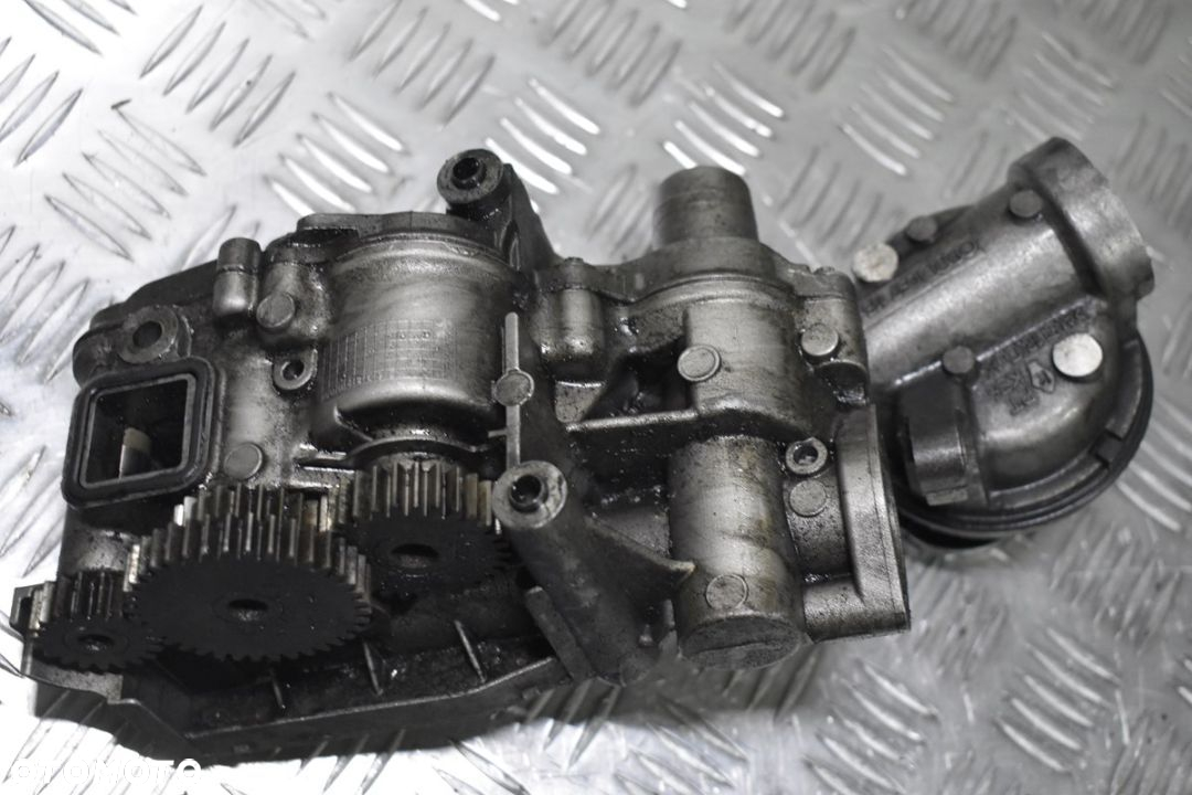 Audi A8 D3 4.2 Pompa oleju 079115103L - 2