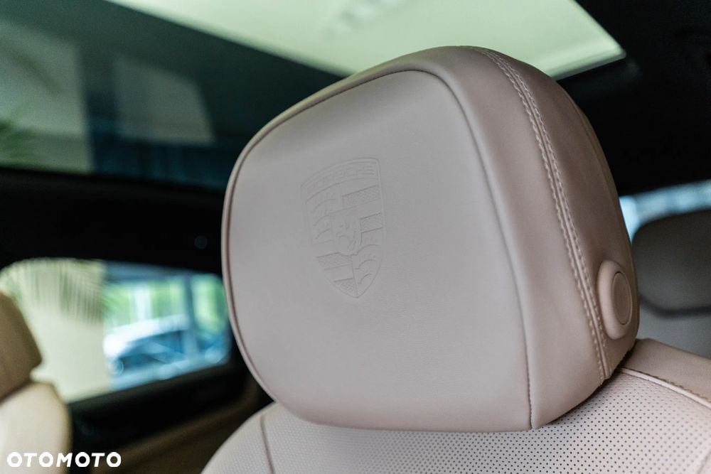 Porsche Cayenne E-Hybrid PHEV Black Edition - 30