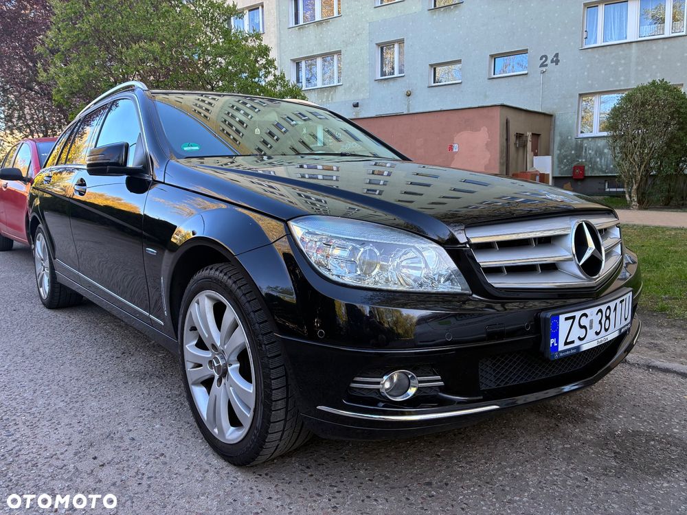Mercedes-Benz Klasa C 180 CGI Automatik BlueEFFICIENCY Elegance - 4
