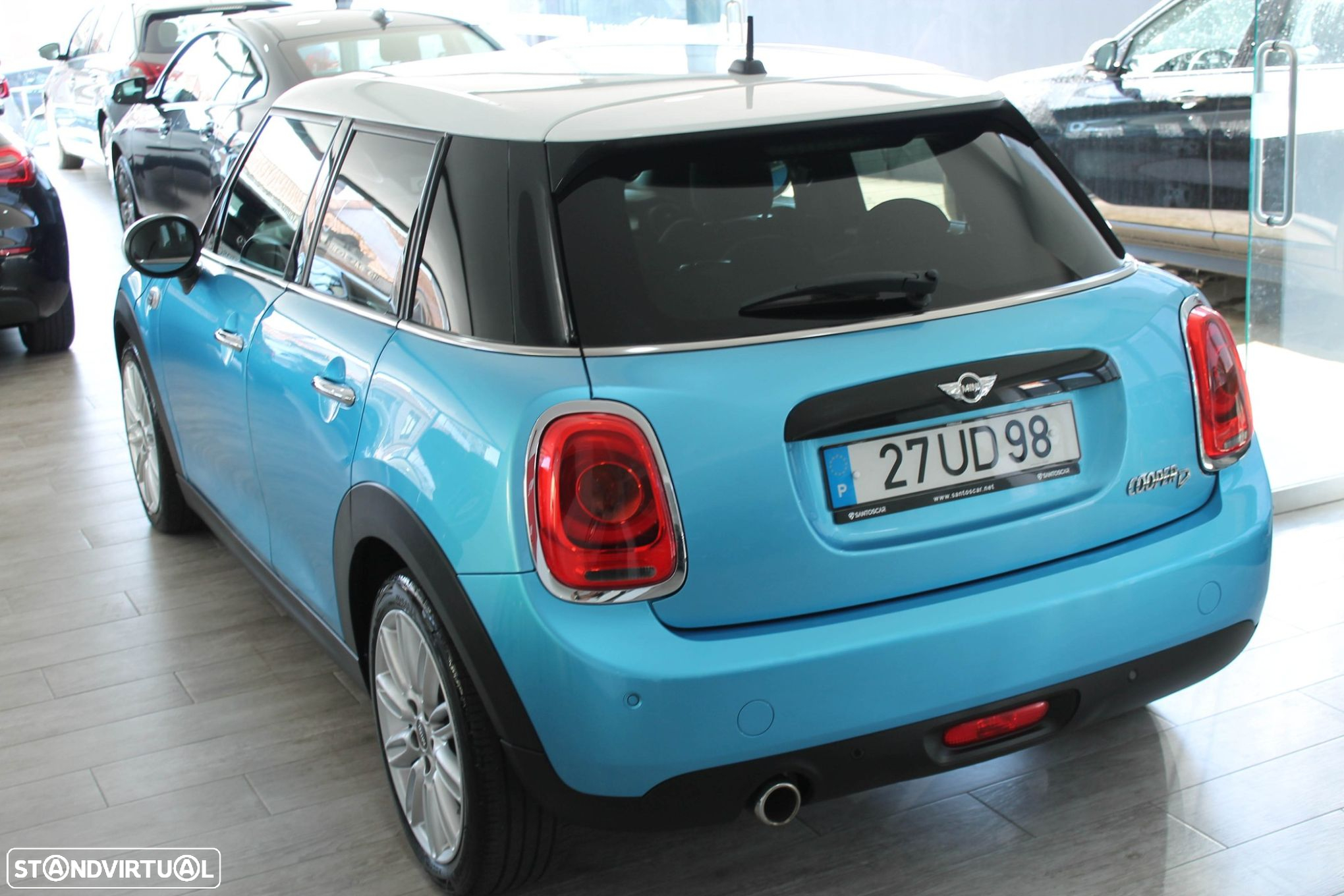 MINI 5 Portas Cooper D Auto - 10