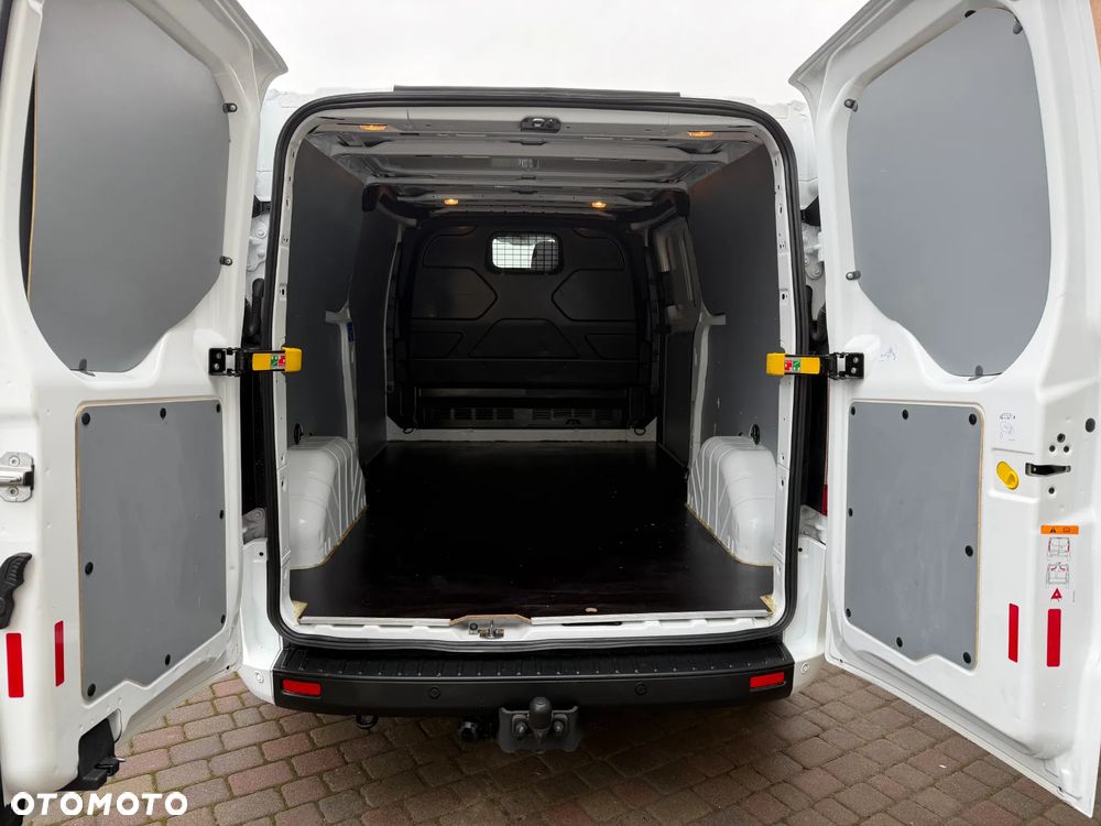 Ford Custom L2H1 - 12