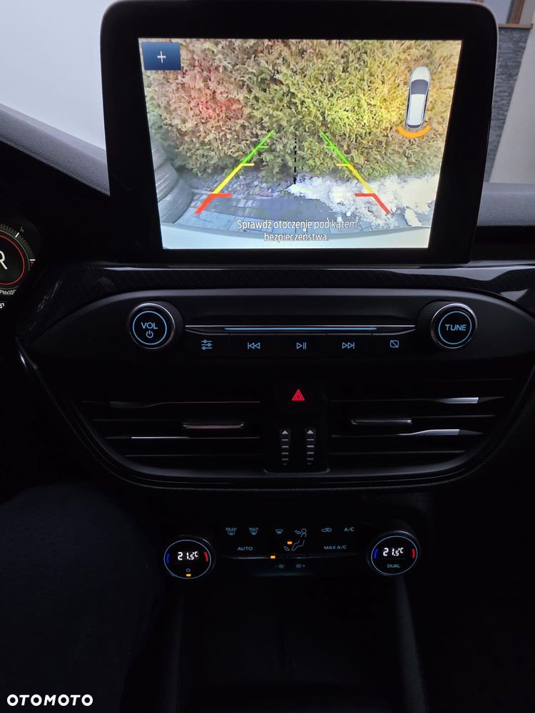 Ford Focus 1.5 EcoBlue Start-Stopp-System ST-LINE DESIGN - 30