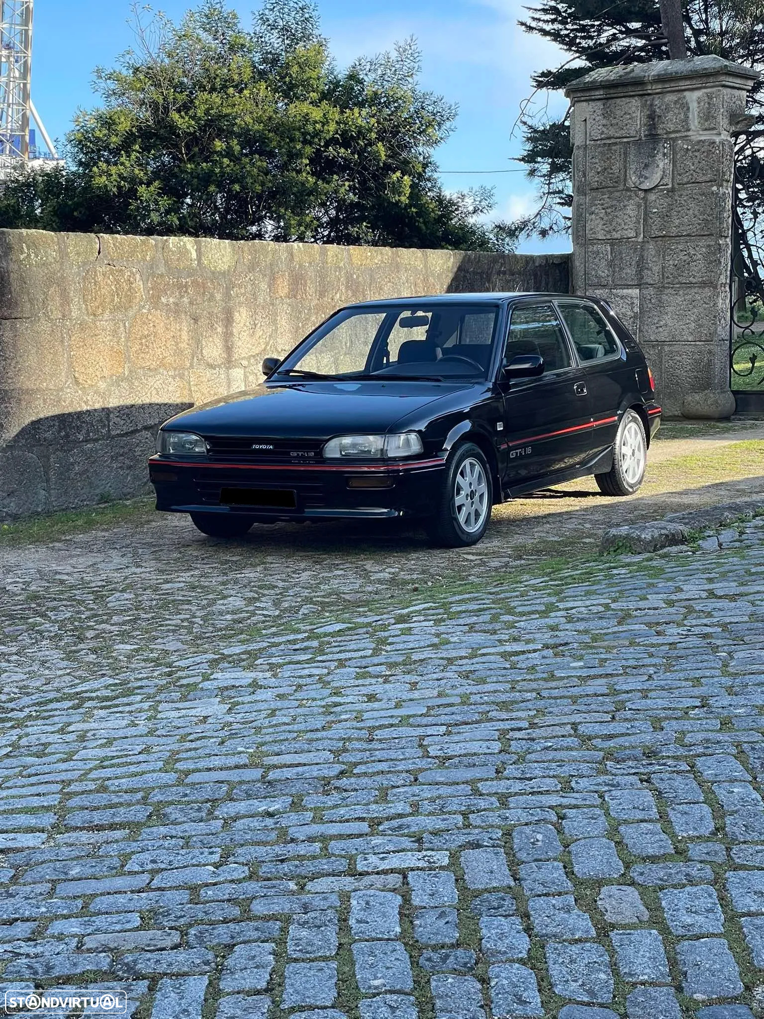 Toyota Corolla GT-i 16 - 32