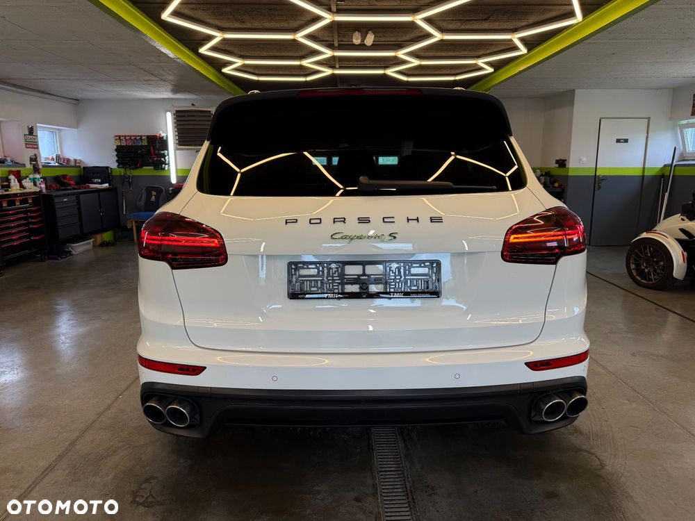 Porsche Cayenne S E-Hybrid - 7
