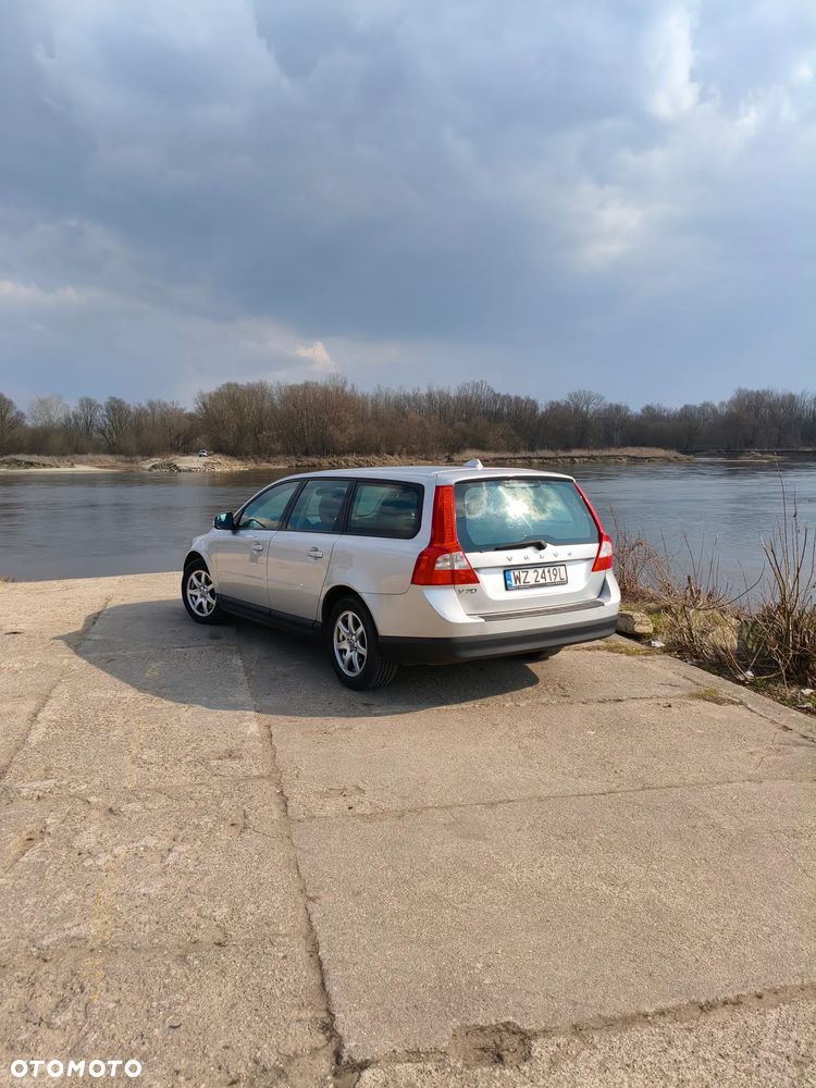 Volvo V70 2.4D Kinetic - 4