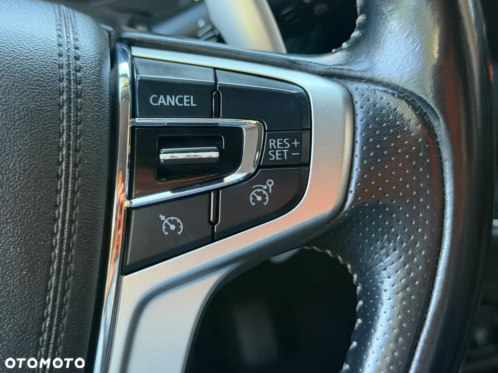 Mitsubishi Outlander Intense + - 18