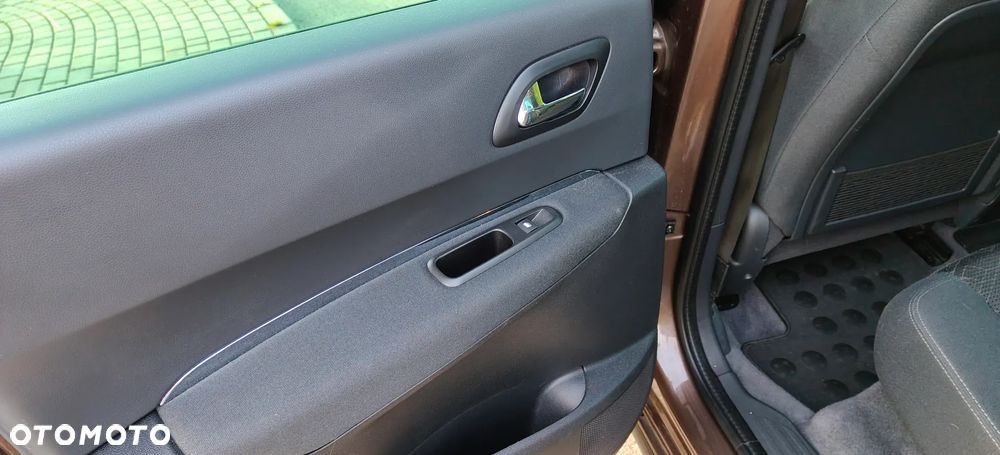 Peugeot 3008 ver-bluehdi-120-stop-start-eat6-active-business--paket - 18