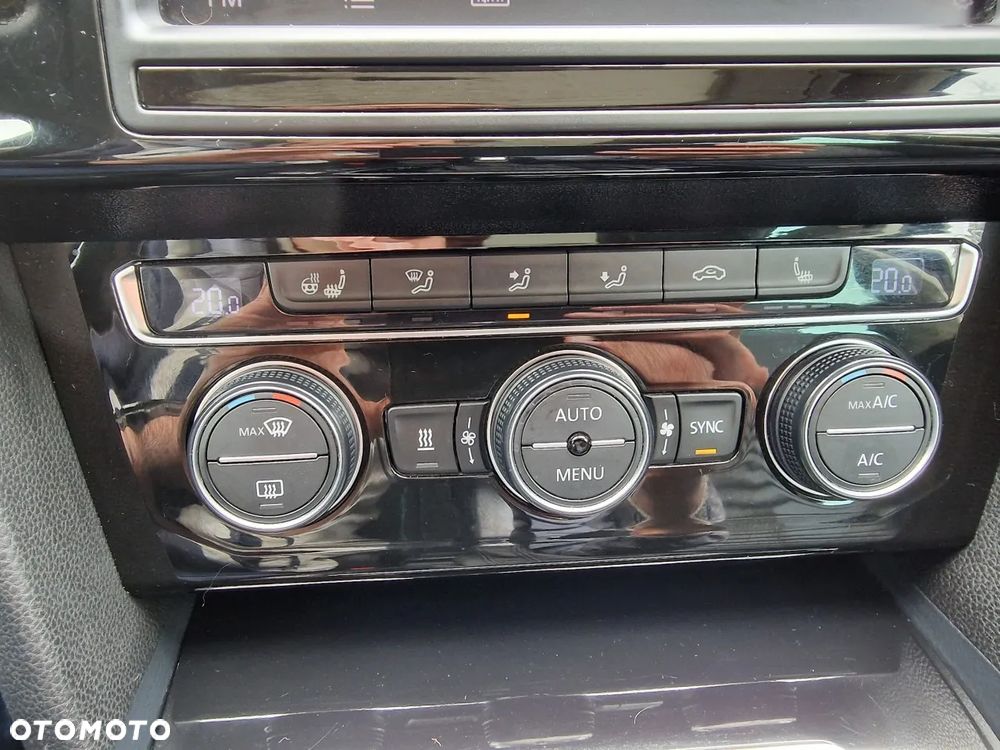 Volkswagen Passat Variant 2.0 TDI Bi-Turbo BMT 4Mot Highline DSG - 27