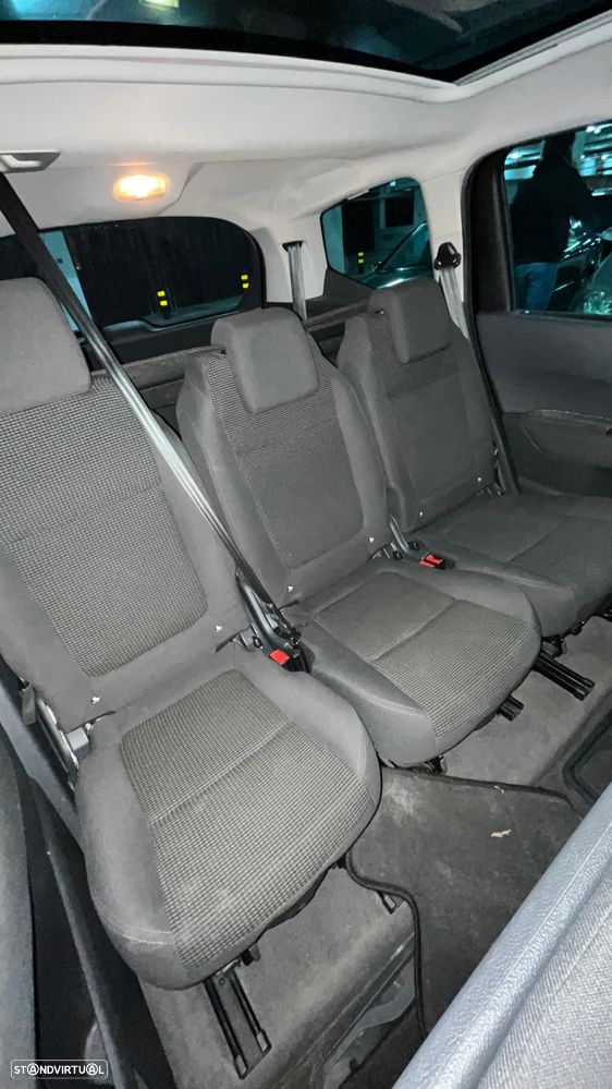 Peugeot 5008 1.6 HDi 7L Allure J17 - 7