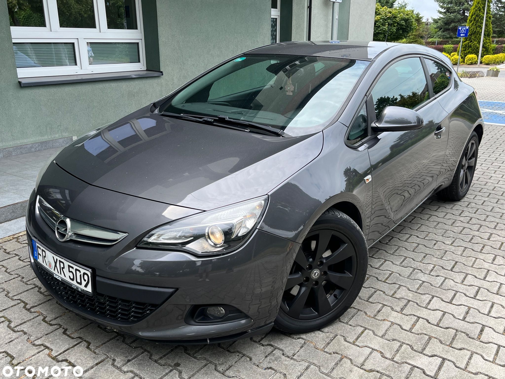 Opel Astra GTC 1.4 Turbo - 1