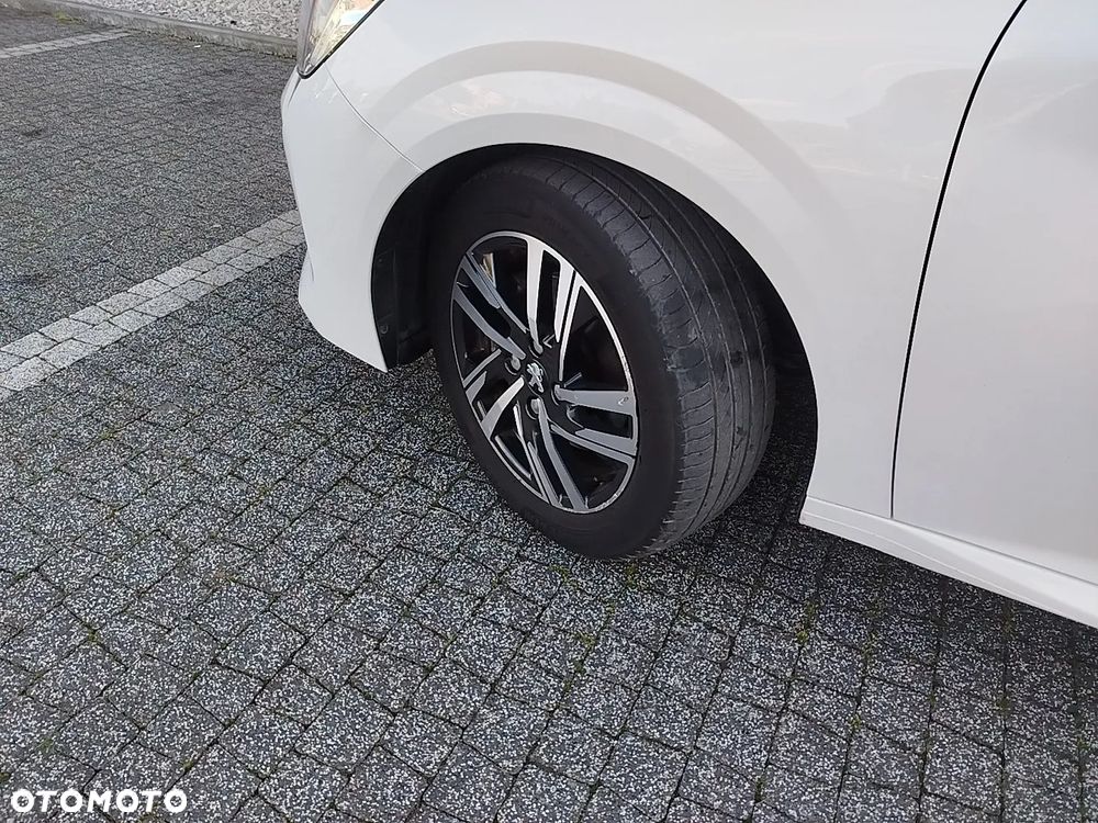 Peugeot 208 TURBO 100 Allure - 34