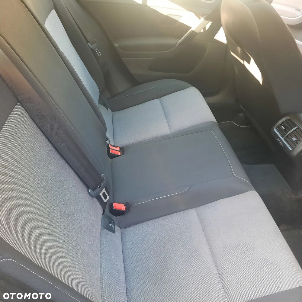 Volkswagen Golf - 20