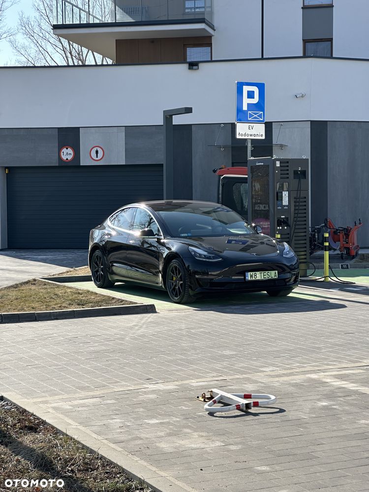 Tesla Model 3 - 12