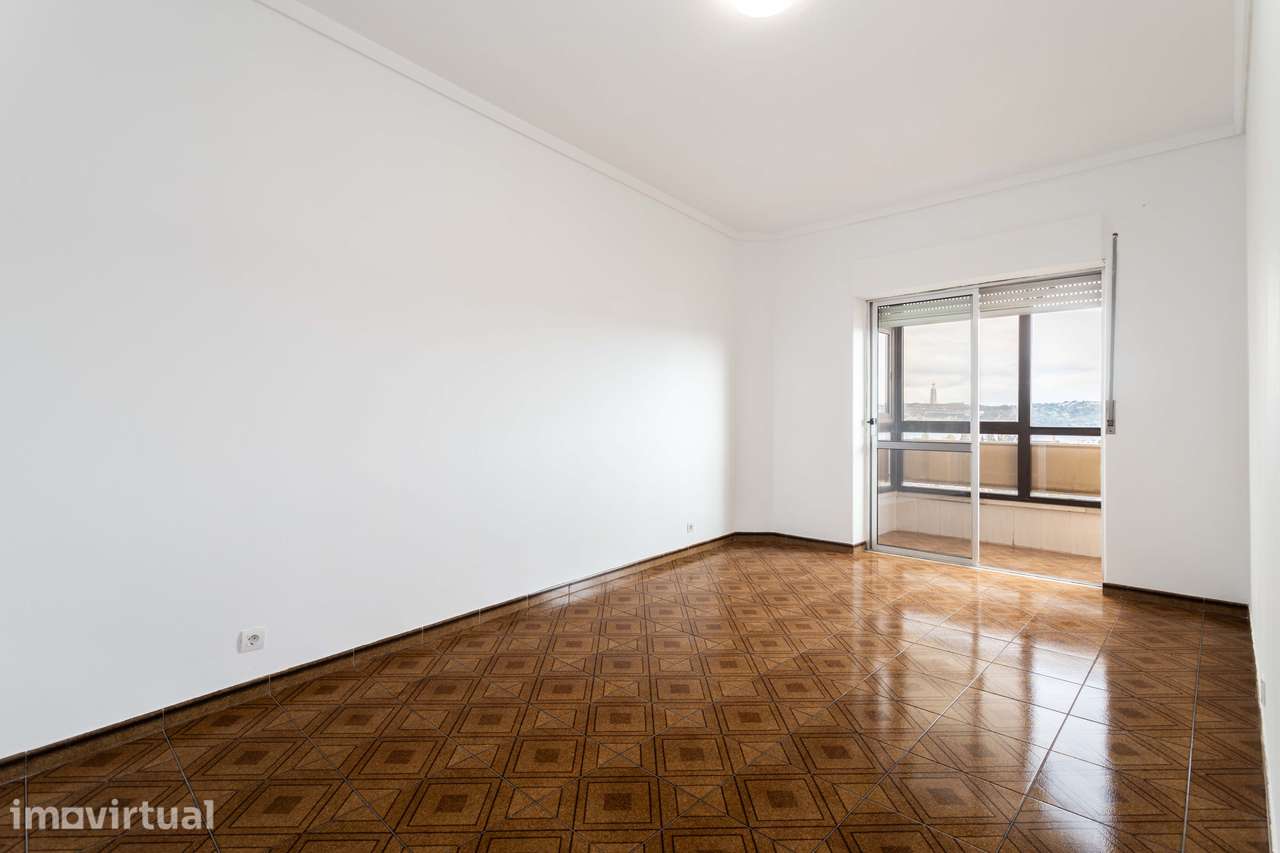 T2 para Arrendar em Zona Tranquila e Central, com Varandas e 76 m², Id - Grande imagem: 2/31
