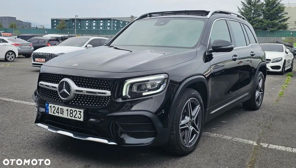 Mercedes-Benz GLB - 9