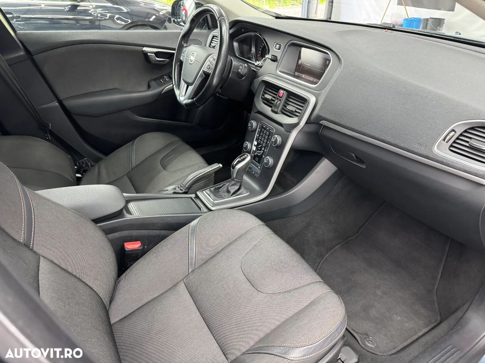 Volvo V40 D3 Geartronic Momentum - 22