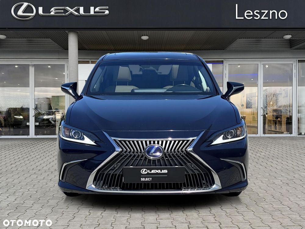 Lexus ES - 7