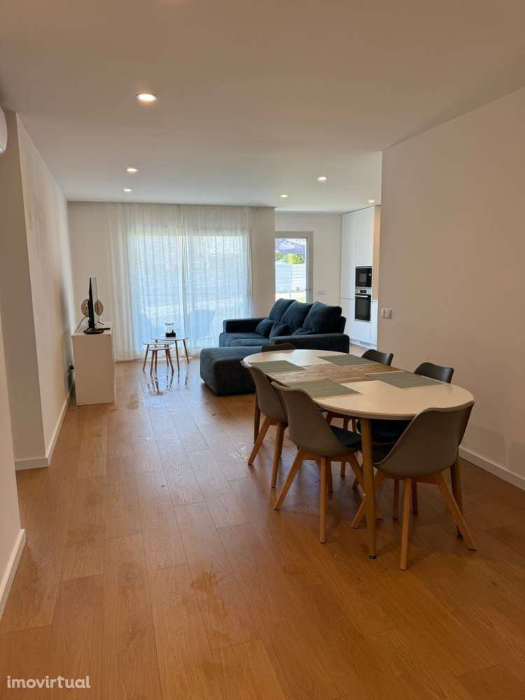 Apartamento T2 com varanda e parqueamento, condominio com piscina, ... - Grande imagem: 5/19