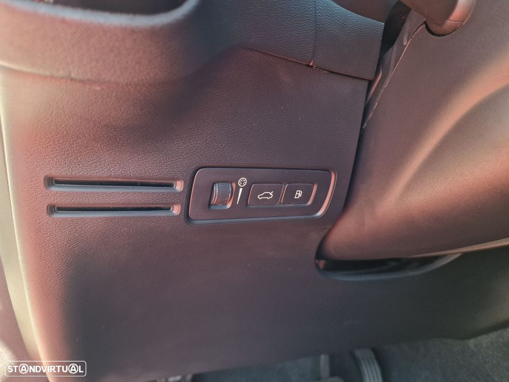 Volvo XC 40 T4 Recharge DKG Core - 17