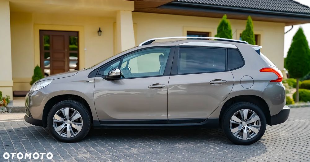 Peugeot 2008 BlueHDi 100 STOP & START Style - 14