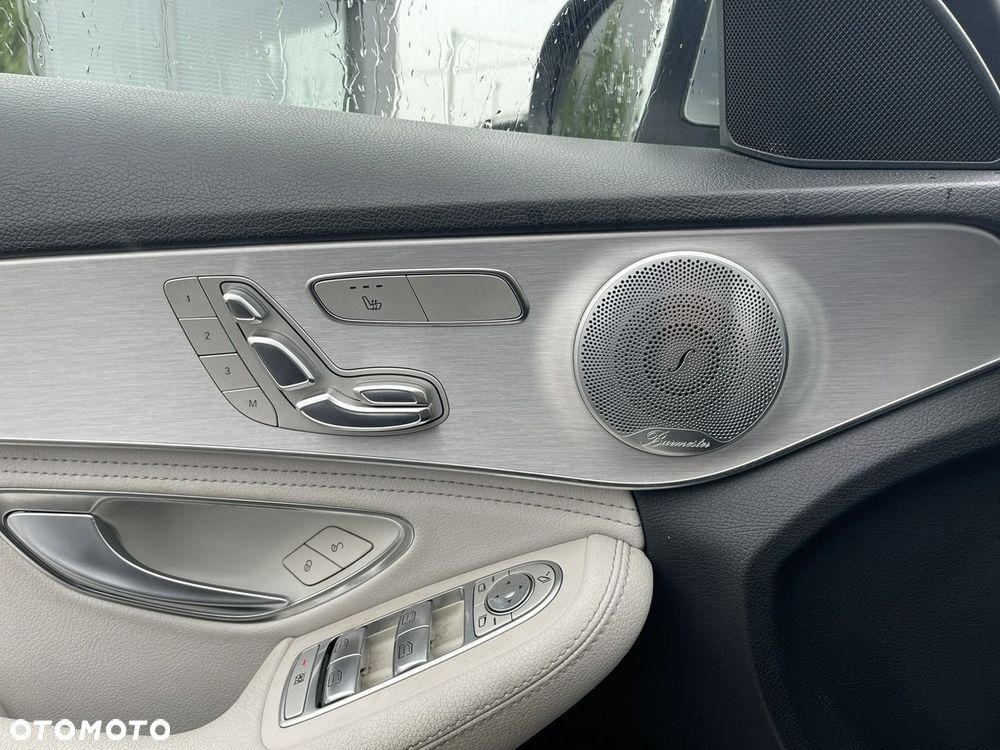 Mercedes-Benz Klasa C 400 4Matic 9G-TRONIC Avantgarde - 12