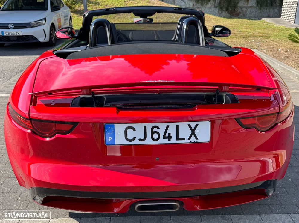 Jaguar F-Type 2.0 i4 R-Dynamic Black — fotografia 10