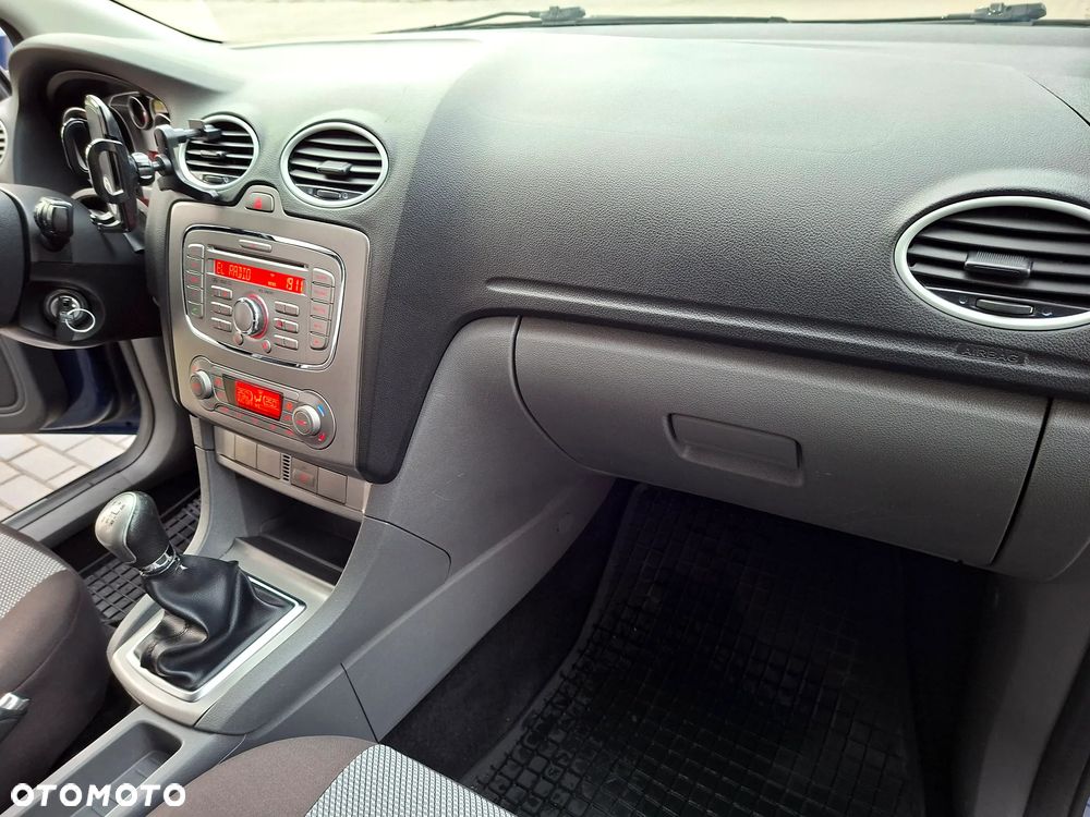 Ford Focus 1.6 16V Style+ - 9