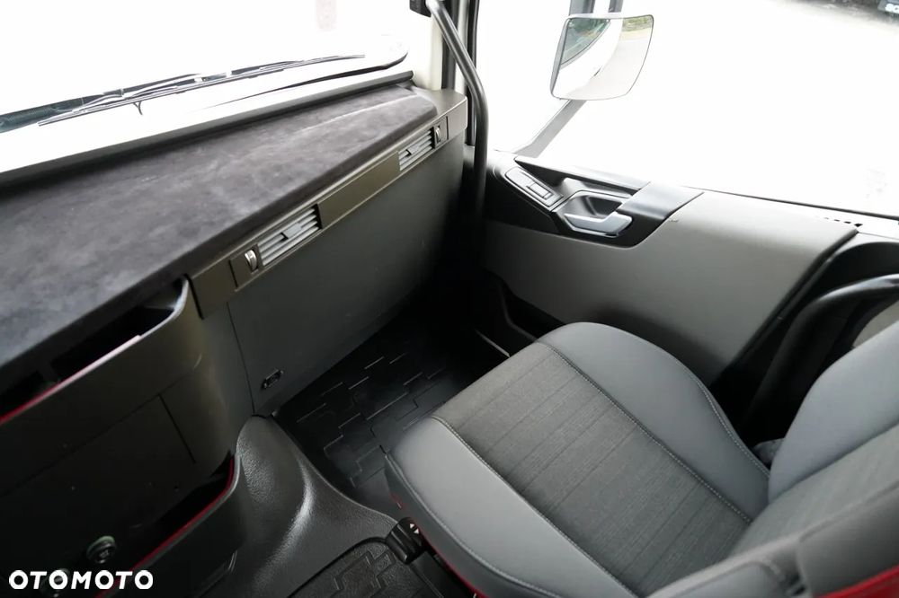 Volvo FH 500 / KLIMATYZACJA POSTOJOWA / CAŁA NA PODUSZAKCH / EURO 6 - 31