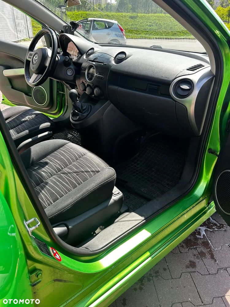 Mazda 2 - 18