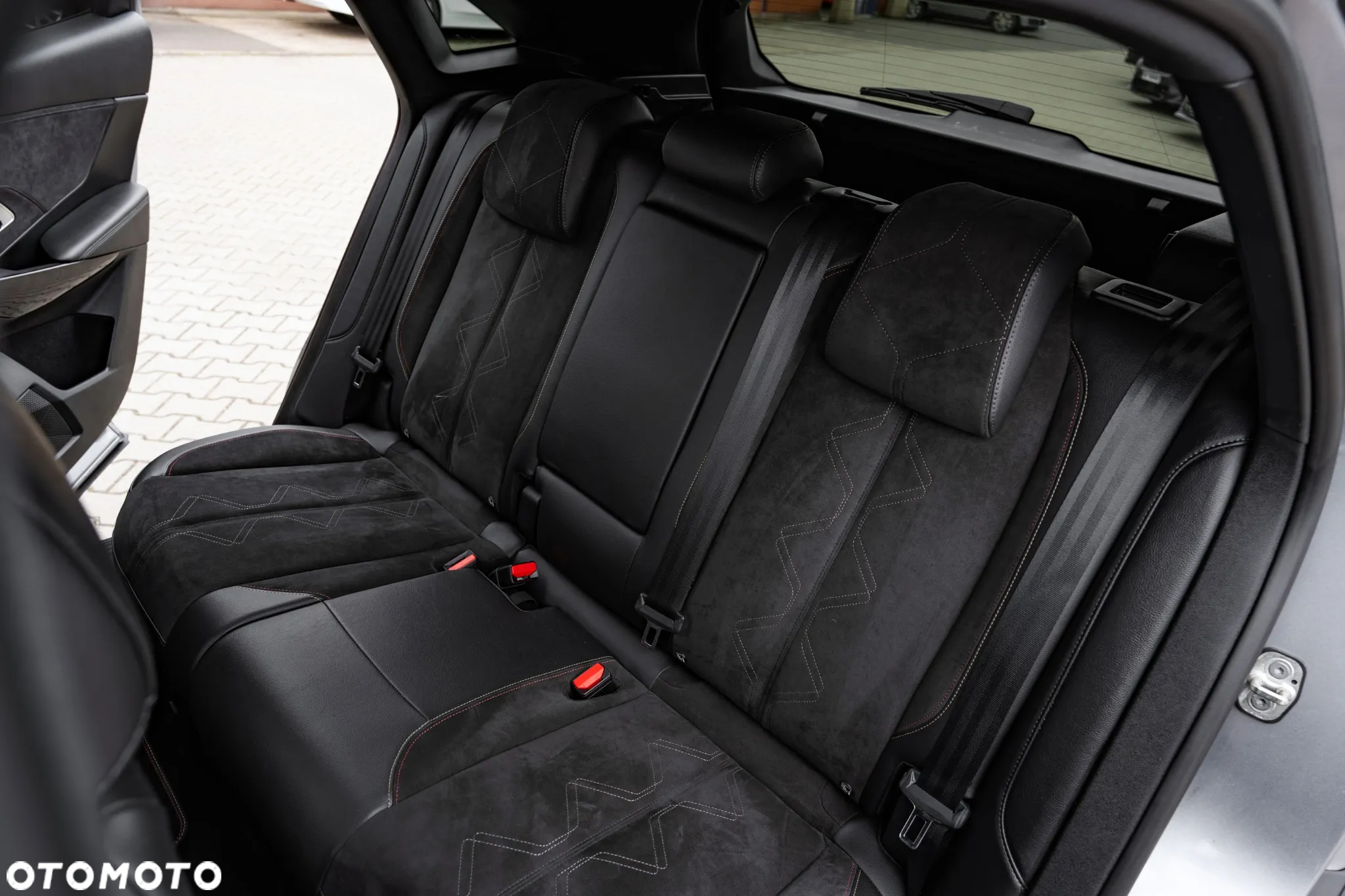 DS Automobiles DS 7 Crossback 1.6 PureTech Performance Line + - 32
