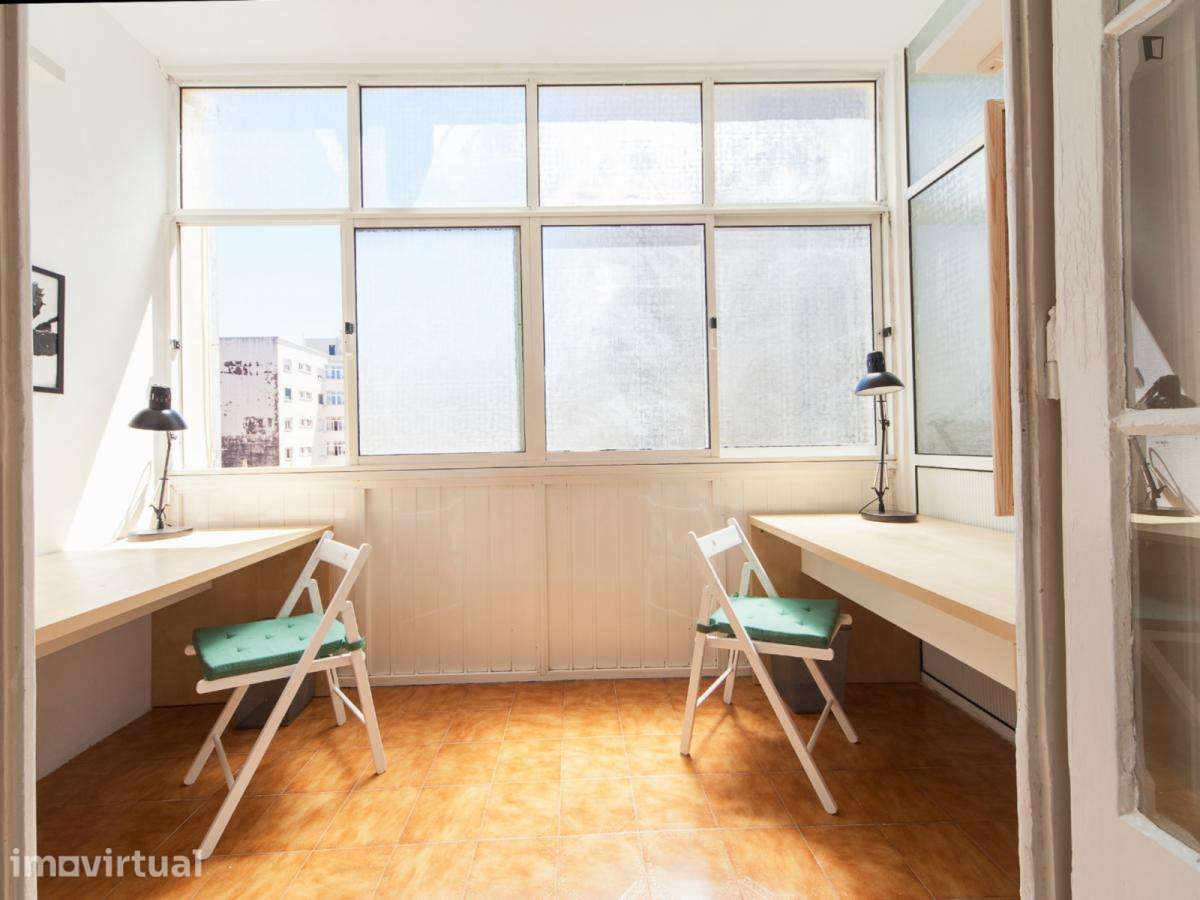Quarto - localizado em Anjos Lisbon - Grande imagem: 5/17