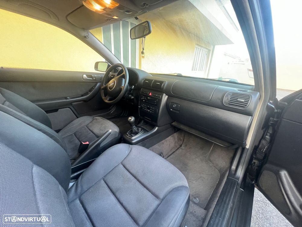 Audi A3 1.6 Ambiente - 17