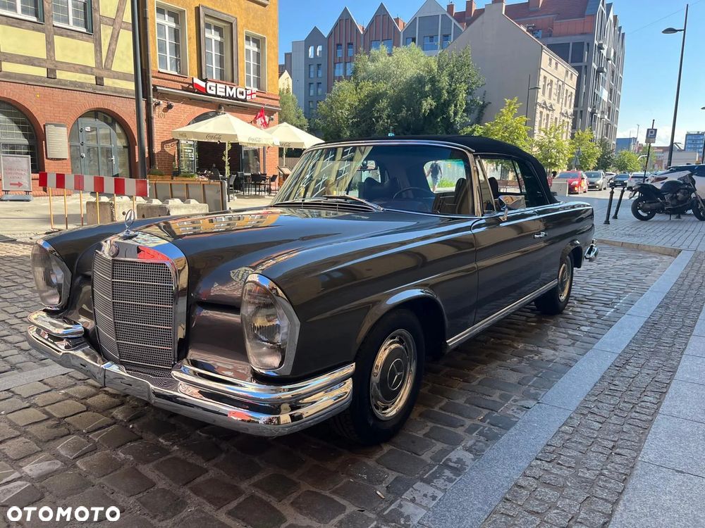 Mercedes-Benz W111 - 3