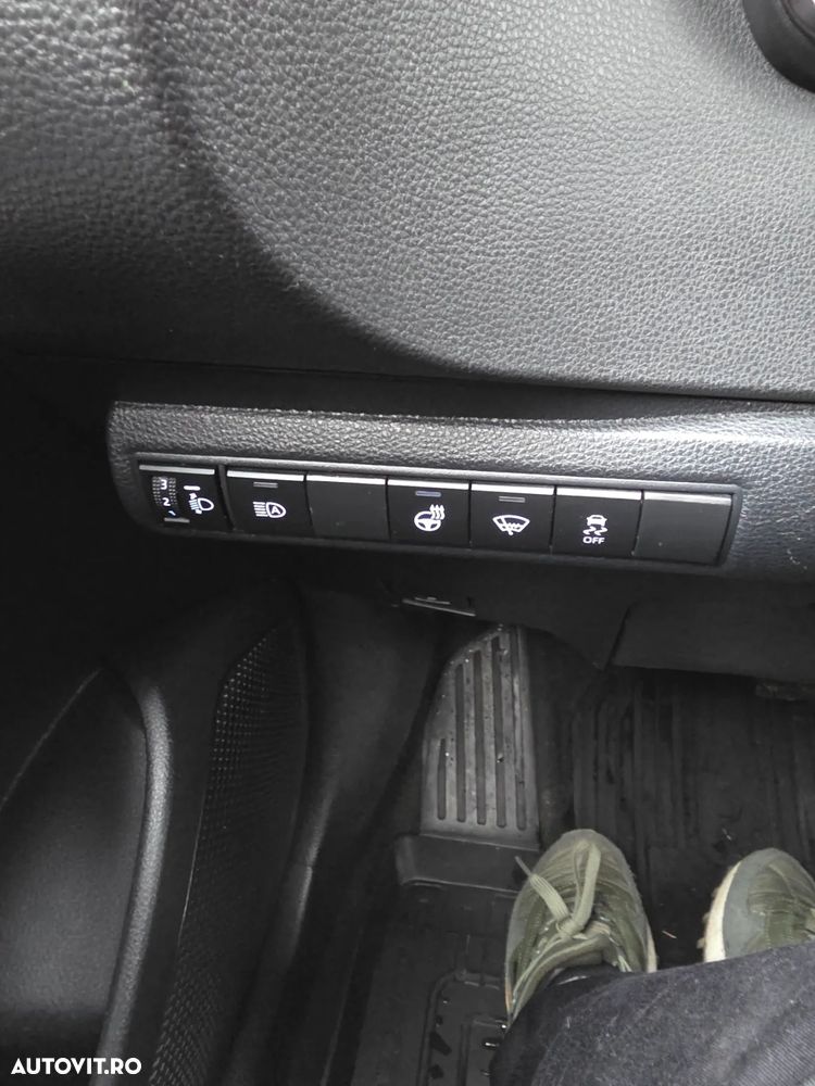 Suzuki Swace 1.8 E-CVT HEV Passion - 10