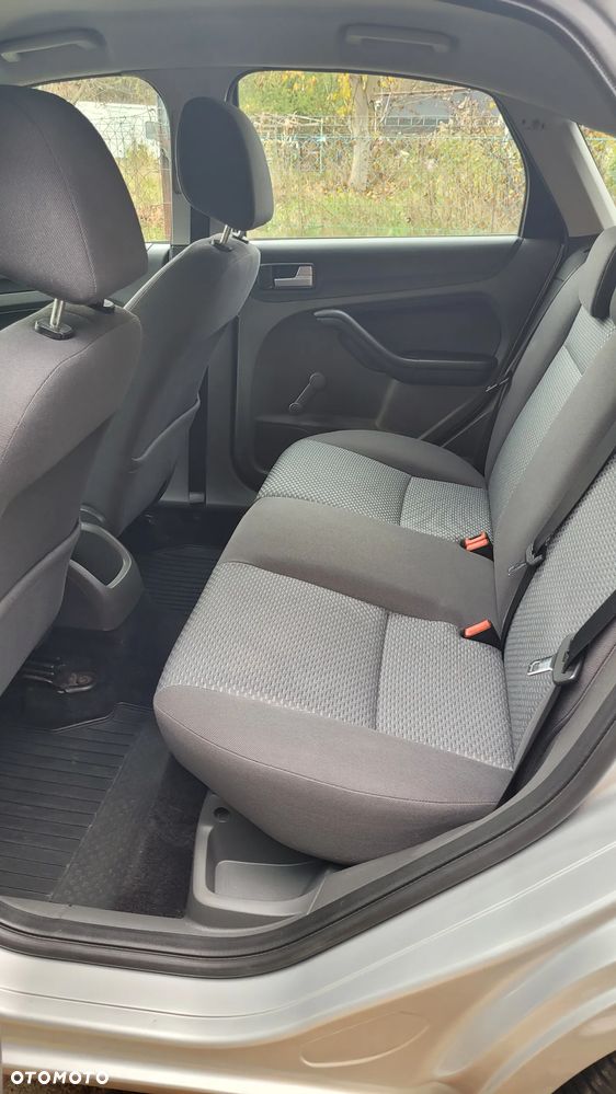 Ford Focus 1.4 16V Fun - 16