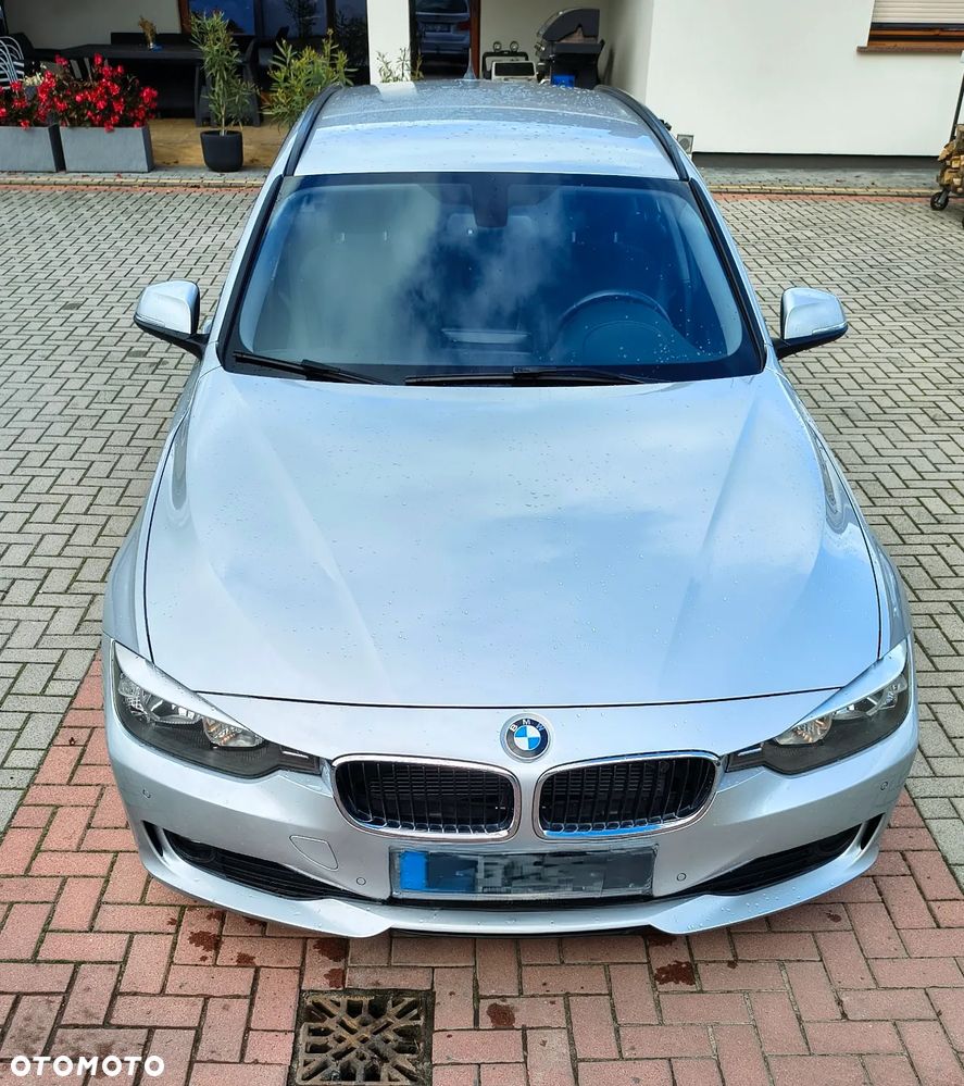 BMW Seria 3 318d Touring - 2