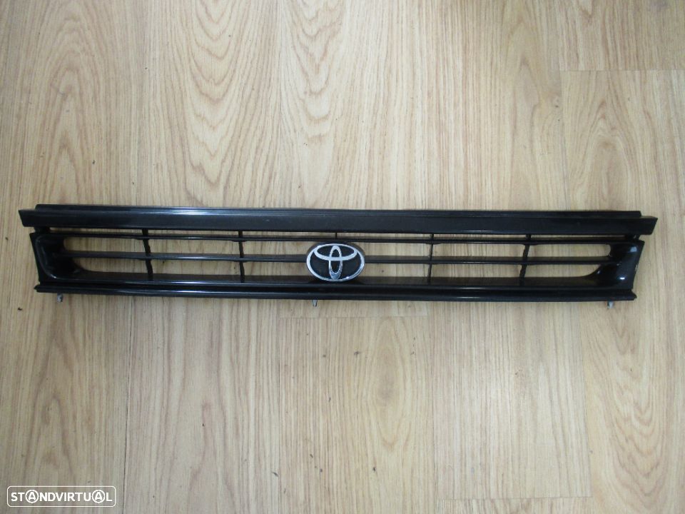 Grelha Simbolo Toyota Starlet - 2