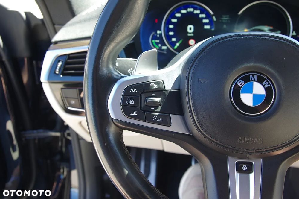 BMW Seria 6 640i xDrive Edycja M Sport - 32