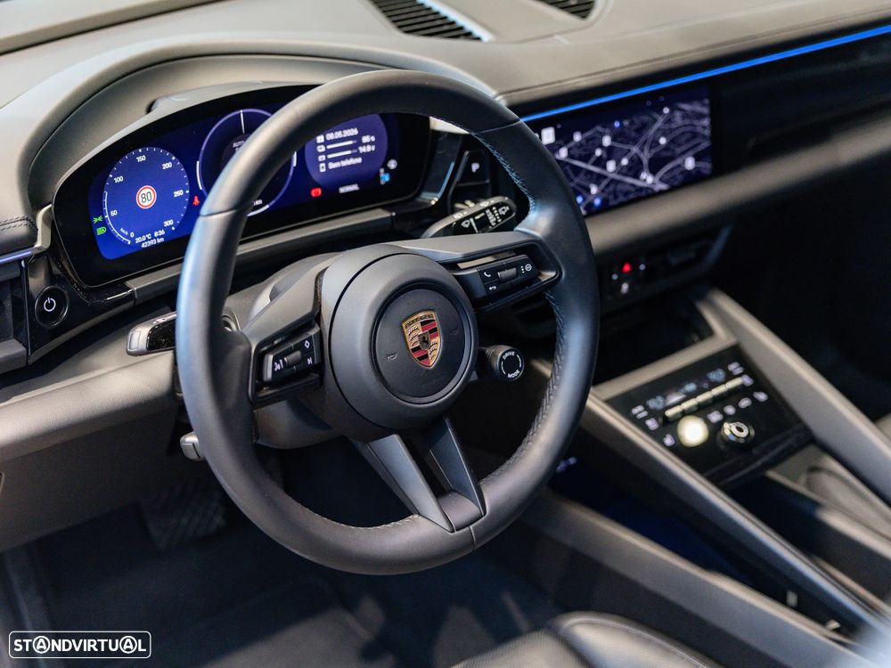 Porsche Macan Electric 4 - 22