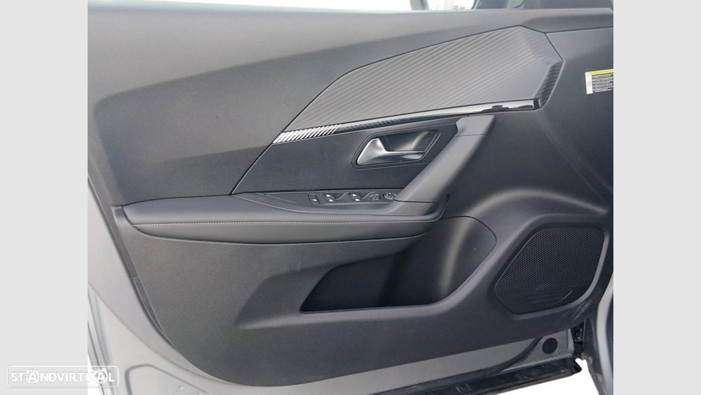 Peugeot e-2008 54 kWh Allure - 12