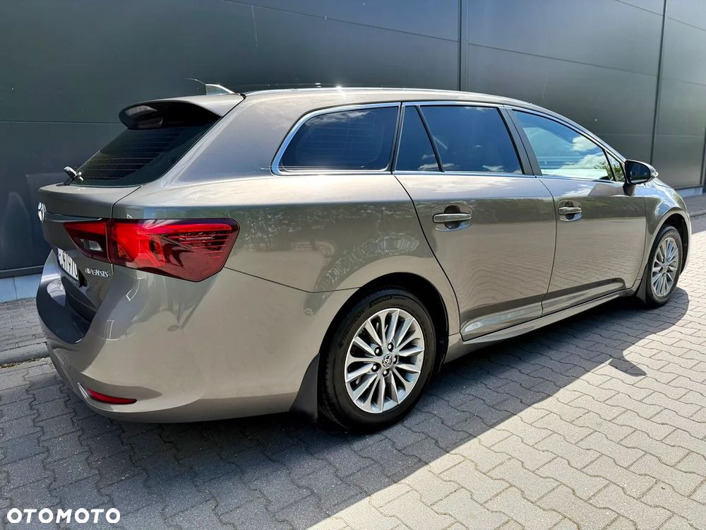 Toyota Avensis - 2