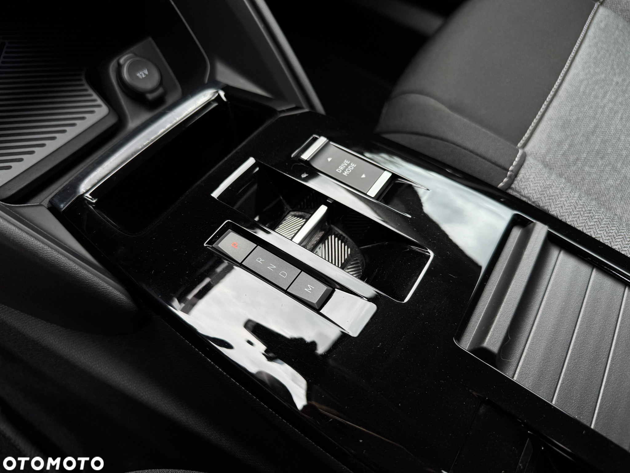 Citroën C4 PureTech 130 Stop&Start EAT8 SHINE - 16