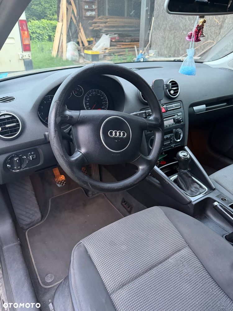 Audi A3 3-drzwiowe 1.6 Ambiente - 7