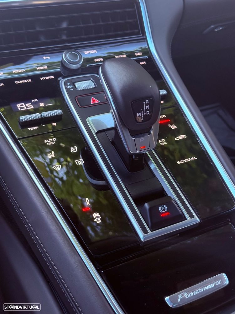 Porsche Panamera Sport Turismo 4S E-Hybrid - 27