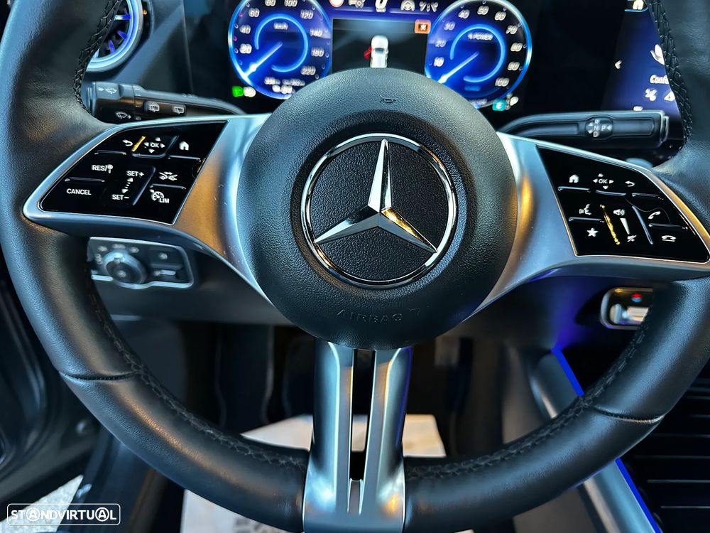 Mercedes-Benz EQA 300 4Matic Progressive - 25